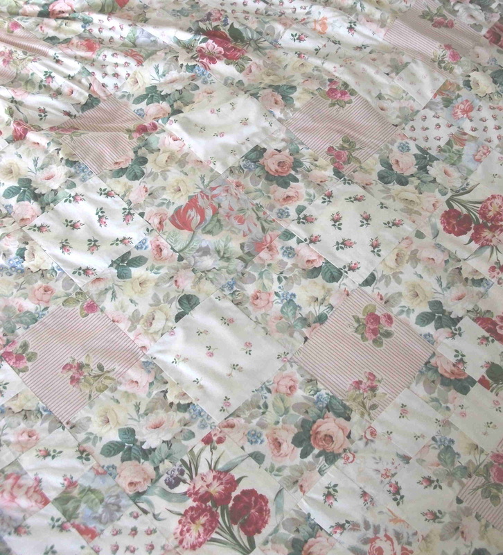 rOSY PATCHWORK QUILTPicture