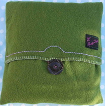 Green wool heart cushionPicture